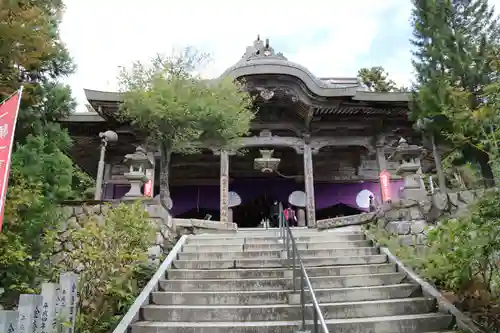 成相寺の本殿・本堂