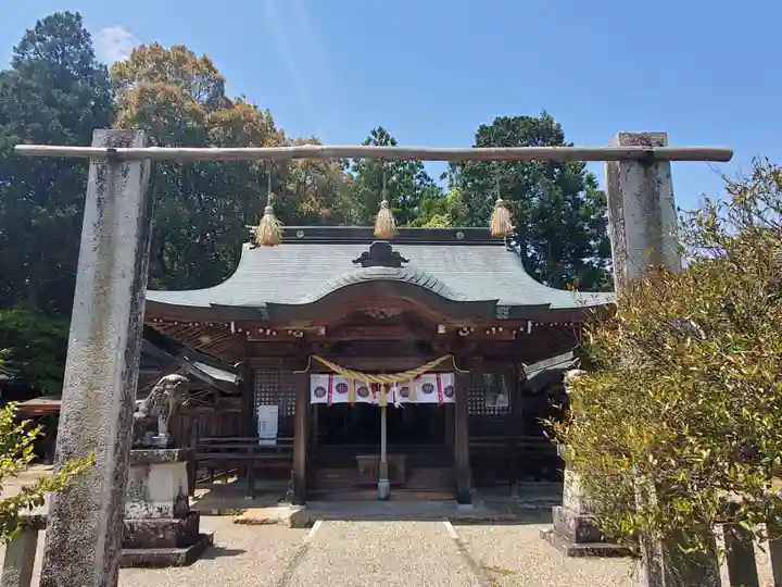 阿陀岡神社の本殿・本堂
