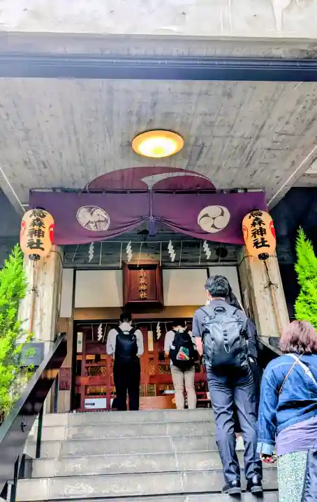 烏森神社の{uncategorized: "未分類", other: "その他", undefined: "問題あり", building: "その他建物", grave: "お墓", sacred_gate: "鳥居", guardian: "狛犬", statue: "像", buddha: "仏像", history: "歴史", nature: "自然", garden: "庭園", animal: "動物", pagoda: "塔", temizu: "手水舎", mountain_gate: "山門・神門", sanctuary: "本殿・本堂", subordinate: "末社・摂社", art: "芸術", scenery: "景色", jizo: "地蔵", ema: "絵馬", goshuin: "御朱印", omikuji: "おみくじ", items: "授与品その他", amulet: "お守り", goshuincho: "御朱印帳", eats: "食事", festival: "お祭り", votive_dance: "神楽", shichigosan: "七五三参", wedding: "結婚式", experience: "体験その他", initially: "初詣", around: "周辺", anti_infection: "感染症対策"}
