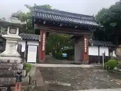 西教寺の山門