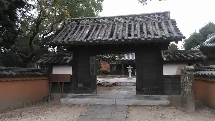 戒壇院の山門・神門