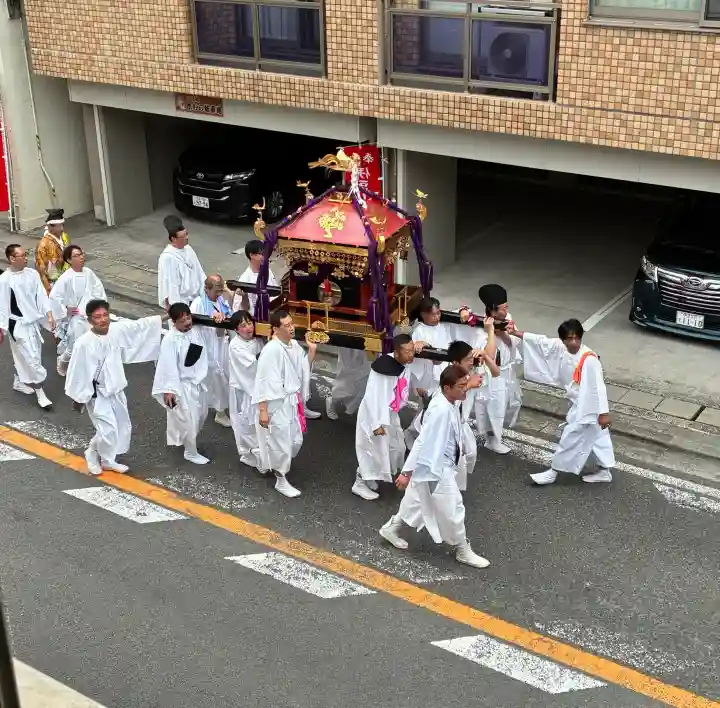 伊豆山神社の{uncategorized: "未分類", other: "その他", undefined: "問題あり", building: "その他建物", grave: "お墓", sacred_gate: "鳥居", guardian: "狛犬", statue: "像", buddha: "仏像", history: "歴史", nature: "自然", garden: "庭園", animal: "動物", pagoda: "塔", temizu: "手水舎", mountain_gate: "山門・神門", sanctuary: "本殿・本堂", subordinate: "末社・摂社", art: "芸術", scenery: "景色", jizo: "地蔵", ema: "絵馬", goshuin: "御朱印", omikuji: "おみくじ", items: "授与品その他", amulet: "お守り", goshuincho: "御朱印帳", eats: "食事", festival: "お祭り", votive_dance: "神楽", shichigosan: "七五三参", wedding: "結婚式", experience: "体験その他", initially: "初詣", around: "周辺", anti_infection: "感染症対策"}
