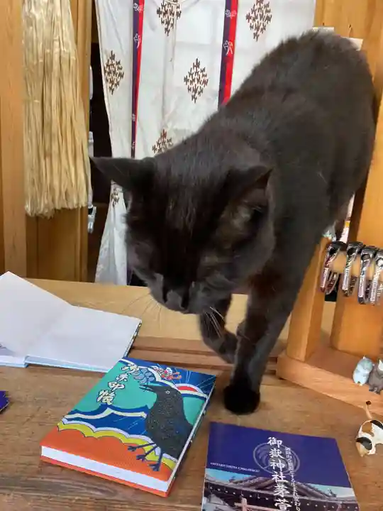 御嶽神社茅萱宮の動物