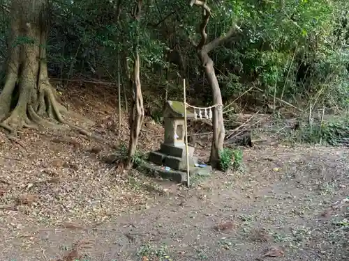 絲川神社の末社