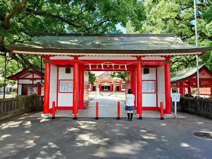 春日神社の山門・神門