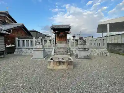 天王神社の{uncategorized: "未分類", other: "その他", undefined: "問題あり", building: "その他建物", grave: "お墓", sacred_gate: "鳥居", guardian: "狛犬", statue: "像", buddha: "仏像", history: "歴史", nature: "自然", garden: "庭園", animal: "動物", pagoda: "塔", temizu: "手水舎", mountain_gate: "山門・神門", sanctuary: "本殿・本堂", subordinate: "末社・摂社", art: "芸術", scenery: "景色", jizo: "地蔵", ema: "絵馬", goshuin: "御朱印", omikuji: "おみくじ", items: "授与品その他", amulet: "お守り", goshuincho: "御朱印帳", eats: "食事", festival: "お祭り", votive_dance: "神楽", shichigosan: "七五三参", wedding: "結婚式", experience: "体験その他", initially: "初詣", around: "周辺", anti_infection: "感染症対策"}