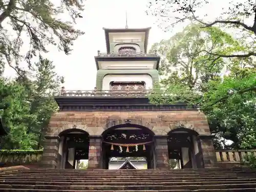 尾山神社の山門・神門