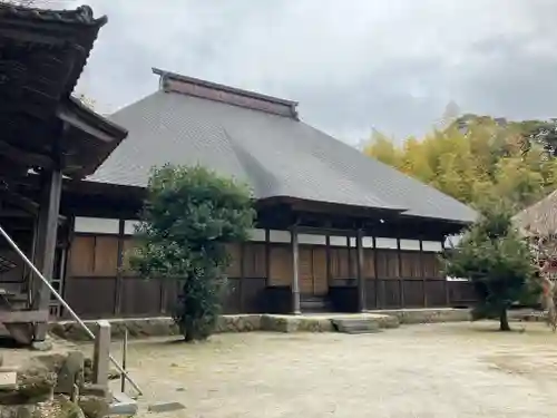 専称寺の本殿