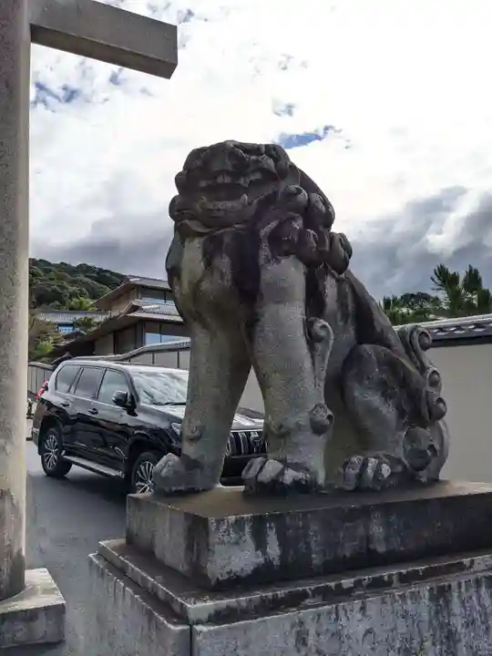 京都霊山護國神社の狛犬