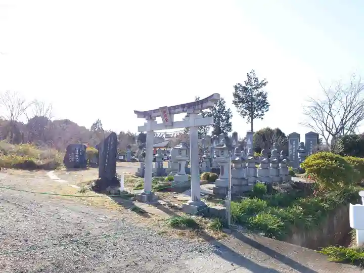 大行院神明殿の{uncategorized: "未分類", other: "その他", undefined: "問題あり", building: "その他建物", grave: "お墓", sacred_gate: "鳥居", guardian: "狛犬", statue: "像", buddha: "仏像", history: "歴史", nature: "自然", garden: "庭園", animal: "動物", pagoda: "塔", temizu: "手水舎", mountain_gate: "山門・神門", sanctuary: "本殿・本堂", subordinate: "末社・摂社", art: "芸術", scenery: "景色", jizo: "地蔵", ema: "絵馬", goshuin: "御朱印", omikuji: "おみくじ", items: "授与品その他", amulet: "お守り", goshuincho: "御朱印帳", eats: "食事", festival: "お祭り", votive_dance: "神楽", shichigosan: "七五三参", wedding: "結婚式", experience: "体験その他", initially: "初詣", around: "周辺", anti_infection: "感染症対策"}