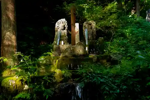 八海山尊神社の仏像