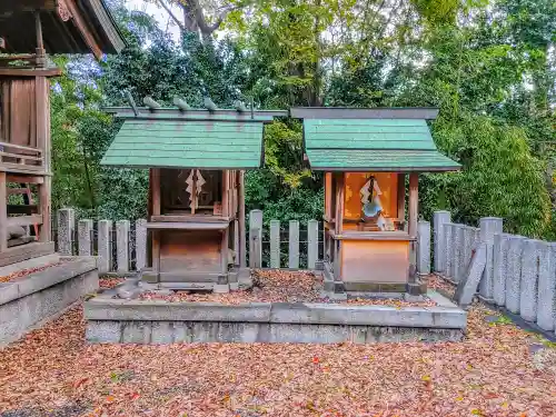 国玉神社・八劔社合殿の末社