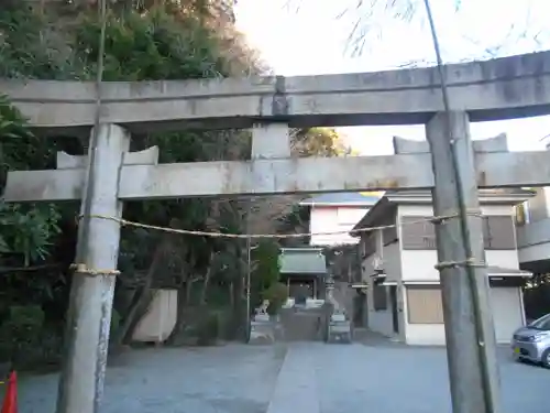 諏訪神社の鳥居