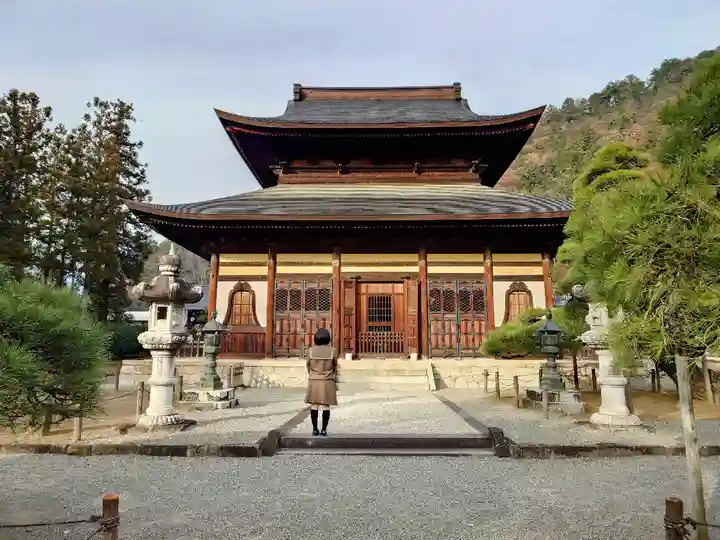 向嶽寺の本殿・本堂