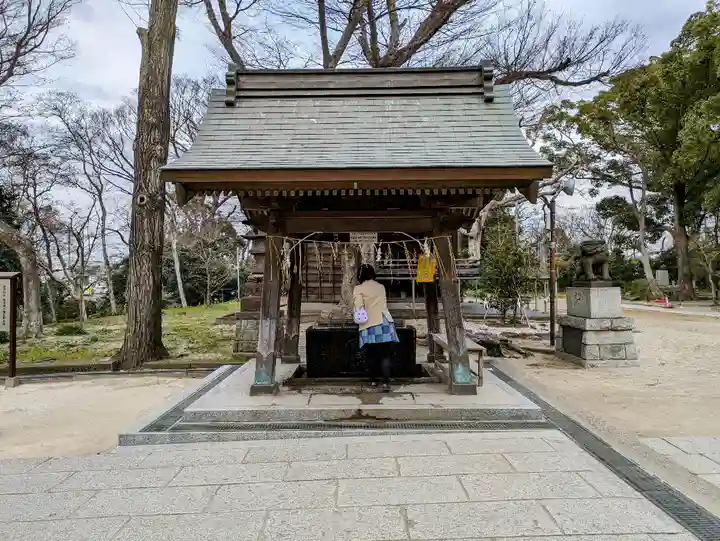 飯香岡八幡宮の手水舎
