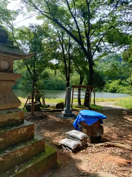 赤猪岩神社の{uncategorized: "未分類", other: "その他", undefined: "問題あり", building: "その他建物", grave: "お墓", sacred_gate: "鳥居", guardian: "狛犬", statue: "像", buddha: "仏像", history: "歴史", nature: "自然", garden: "庭園", animal: "動物", pagoda: "塔", temizu: "手水舎", mountain_gate: "山門・神門", sanctuary: "本殿・本堂", subordinate: "末社・摂社", art: "芸術", scenery: "景色", jizo: "地蔵", ema: "絵馬", goshuin: "御朱印", omikuji: "おみくじ", items: "授与品その他", amulet: "お守り", goshuincho: "御朱印帳", eats: "食事", festival: "お祭り", votive_dance: "神楽", shichigosan: "七五三参", wedding: "結婚式", experience: "体験その他", initially: "初詣", around: "周辺", anti_infection: "感染症対策"}