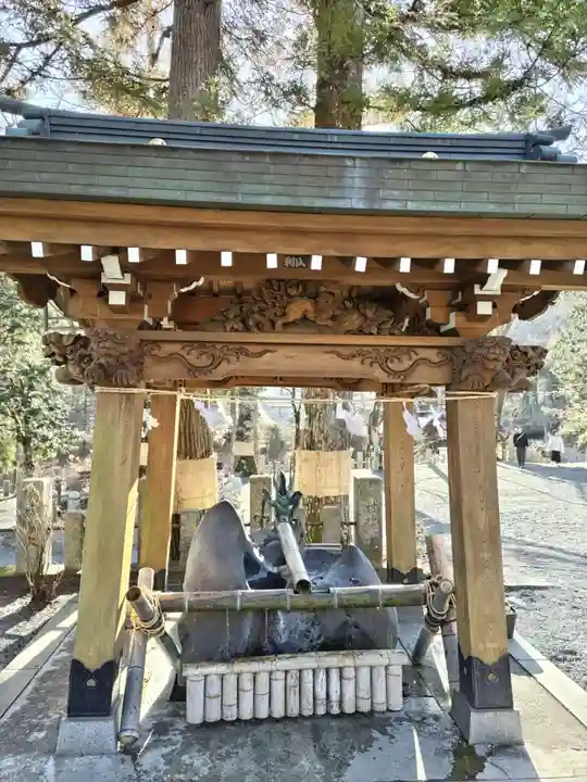 山中諏訪神社の手水舎