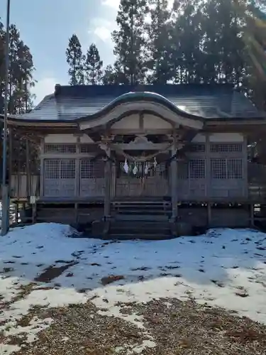 新掘八幡宮の本殿・本堂