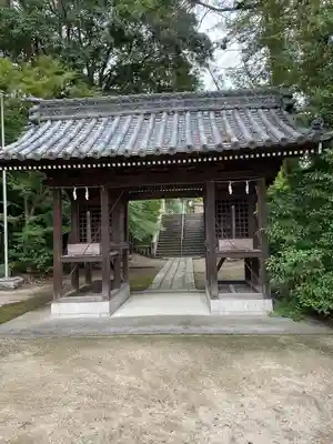 木鍋八幡宮の山門・神門