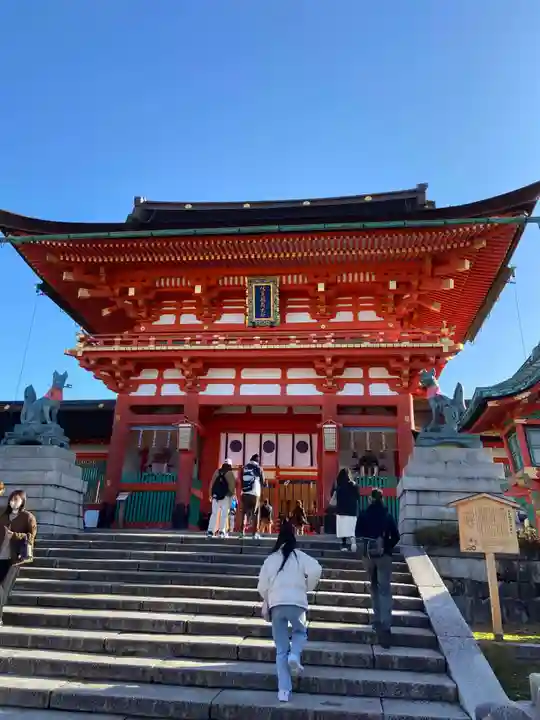 伏見稲荷大社の山門・神門
