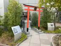 靍護稲荷神社の{uncategorized: "未分類", other: "その他", undefined: "問題あり", building: "その他建物", grave: "お墓", sacred_gate: "鳥居", guardian: "狛犬", statue: "像", buddha: "仏像", history: "歴史", nature: "自然", garden: "庭園", animal: "動物", pagoda: "塔", temizu: "手水舎", mountain_gate: "山門・神門", sanctuary: "本殿・本堂", subordinate: "末社・摂社", art: "芸術", scenery: "景色", jizo: "地蔵", ema: "絵馬", goshuin: "御朱印", omikuji: "おみくじ", items: "授与品その他", amulet: "お守り", goshuincho: "御朱印帳", eats: "食事", festival: "お祭り", votive_dance: "神楽", shichigosan: "七五三参", wedding: "結婚式", experience: "体験その他", initially: "初詣", around: "周辺", anti_infection: "感染症対策"}