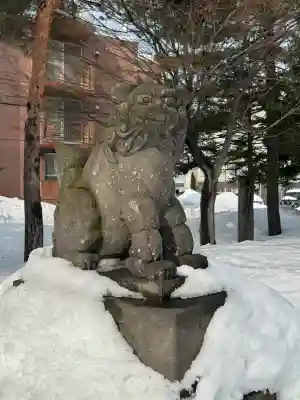 中の島神社の{uncategorized: "未分類", other: "その他", undefined: "問題あり", building: "その他建物", grave: "お墓", sacred_gate: "鳥居", guardian: "狛犬", statue: "像", buddha: "仏像", history: "歴史", nature: "自然", garden: "庭園", animal: "動物", pagoda: "塔", temizu: "手水舎", mountain_gate: "山門・神門", sanctuary: "本殿・本堂", subordinate: "末社・摂社", art: "芸術", scenery: "景色", jizo: "地蔵", ema: "絵馬", goshuin: "御朱印", omikuji: "おみくじ", items: "授与品その他", amulet: "お守り", goshuincho: "御朱印帳", eats: "食事", festival: "お祭り", votive_dance: "神楽", shichigosan: "七五三参", wedding: "結婚式", experience: "体験その他", initially: "初詣", around: "周辺", anti_infection: "感染症対策"}