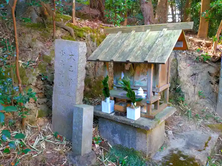 恋の水神社の末社・摂社