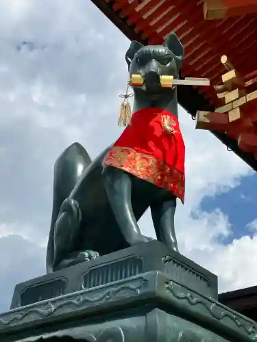 伏見稲荷大社の{uncategorized: "未分類", other: "その他", undefined: "問題あり", building: "その他建物", grave: "お墓", sacred_gate: "鳥居", guardian: "狛犬", statue: "像", buddha: "仏像", history: "歴史", nature: "自然", garden: "庭園", animal: "動物", pagoda: "塔", temizu: "手水舎", mountain_gate: "山門・神門", sanctuary: "本殿・本堂", subordinate: "末社・摂社", art: "芸術", scenery: "景色", jizo: "地蔵", ema: "絵馬", goshuin: "御朱印", omikuji: "おみくじ", items: "授与品その他", amulet: "お守り", goshuincho: "御朱印帳", eats: "食事", festival: "お祭り", votive_dance: "神楽", shichigosan: "七五三参", wedding: "結婚式", experience: "体験その他", initially: "初詣", around: "周辺", anti_infection: "感染症対策"}