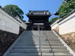 高雲寺の山門