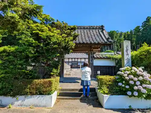 常光院の山門