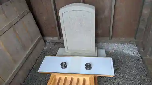 臼谷稲荷神社の仏像