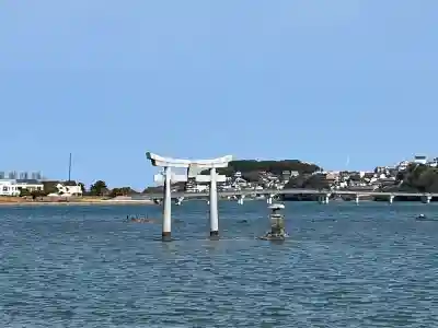御島神社の{uncategorized: "未分類", other: "その他", undefined: "問題あり", building: "その他建物", grave: "お墓", sacred_gate: "鳥居", guardian: "狛犬", statue: "像", buddha: "仏像", history: "歴史", nature: "自然", garden: "庭園", animal: "動物", pagoda: "塔", temizu: "手水舎", mountain_gate: "山門・神門", sanctuary: "本殿・本堂", subordinate: "末社・摂社", art: "芸術", scenery: "景色", jizo: "地蔵", ema: "絵馬", goshuin: "御朱印", omikuji: "おみくじ", items: "授与品その他", amulet: "お守り", goshuincho: "御朱印帳", eats: "食事", festival: "お祭り", votive_dance: "神楽", shichigosan: "七五三参", wedding: "結婚式", experience: "体験その他", initially: "初詣", around: "周辺", anti_infection: "感染症対策"}