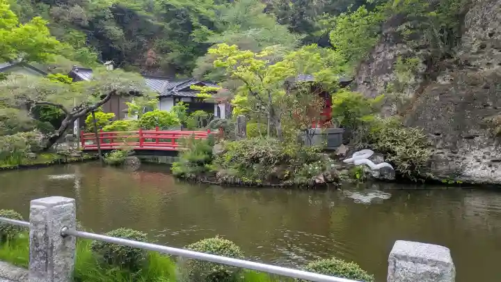 大谷寺の{uncategorized: "未分類", other: "その他", undefined: "問題あり", building: "その他建物", grave: "お墓", sacred_gate: "鳥居", guardian: "狛犬", statue: "像", buddha: "仏像", history: "歴史", nature: "自然", garden: "庭園", animal: "動物", pagoda: "塔", temizu: "手水舎", mountain_gate: "山門・神門", sanctuary: "本殿・本堂", subordinate: "末社・摂社", art: "芸術", scenery: "景色", jizo: "地蔵", ema: "絵馬", goshuin: "御朱印", omikuji: "おみくじ", items: "授与品その他", amulet: "お守り", goshuincho: "御朱印帳", eats: "食事", festival: "お祭り", votive_dance: "神楽", shichigosan: "七五三参", wedding: "結婚式", experience: "体験その他", initially: "初詣", around: "周辺", anti_infection: "感染症対策"}