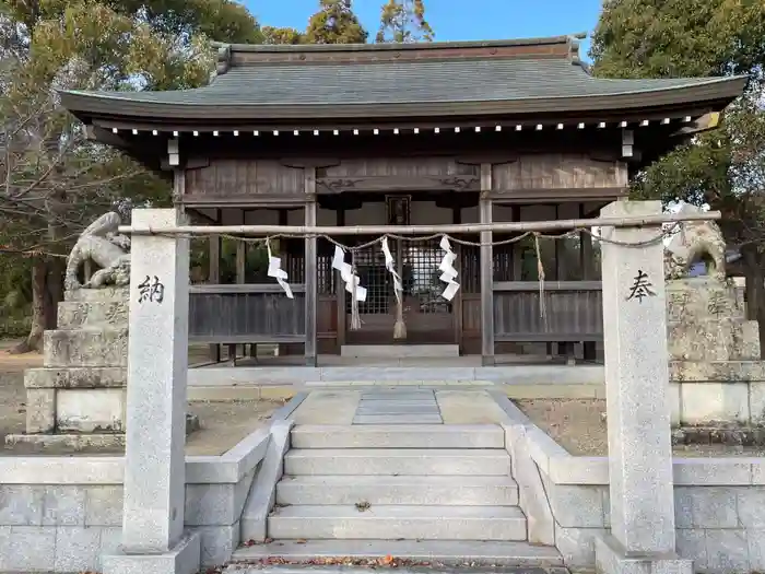 若一神社の本殿