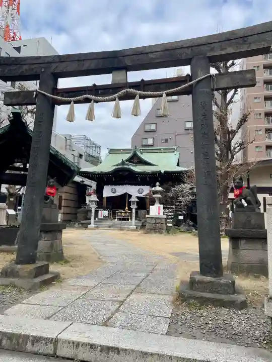 千束稲荷神社の{uncategorized: "未分類", other: "その他", undefined: "問題あり", building: "その他建物", grave: "お墓", sacred_gate: "鳥居", guardian: "狛犬", statue: "像", buddha: "仏像", history: "歴史", nature: "自然", garden: "庭園", animal: "動物", pagoda: "塔", temizu: "手水舎", mountain_gate: "山門・神門", sanctuary: "本殿・本堂", subordinate: "末社・摂社", art: "芸術", scenery: "景色", jizo: "地蔵", ema: "絵馬", goshuin: "御朱印", omikuji: "おみくじ", items: "授与品その他", amulet: "お守り", goshuincho: "御朱印帳", eats: "食事", festival: "お祭り", votive_dance: "神楽", shichigosan: "七五三参", wedding: "結婚式", experience: "体験その他", initially: "初詣", around: "周辺", anti_infection: "感染症対策"}