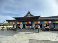 東寺(教王護国寺)の{uncategorized: "未分類", other: "その他", undefined: "問題あり", building: "その他建物", grave: "お墓", sacred_gate: "鳥居", guardian: "狛犬", statue: "像", buddha: "仏像", history: "歴史", nature: "自然", garden: "庭園", animal: "動物", pagoda: "塔", temizu: "手水舎", mountain_gate: "山門・神門", sanctuary: "本殿・本堂", subordinate: "末社・摂社", art: "芸術", scenery: "景色", jizo: "地蔵", ema: "絵馬", goshuin: "御朱印", omikuji: "おみくじ", items: "授与品その他", amulet: "お守り", goshuincho: "御朱印帳", eats: "食事", festival: "お祭り", votive_dance: "神楽", shichigosan: "七五三参", wedding: "結婚式", experience: "体験その他", initially: "初詣", around: "周辺", anti_infection: "感染症対策"}