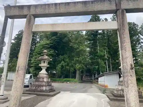 饗庭神社の鳥居