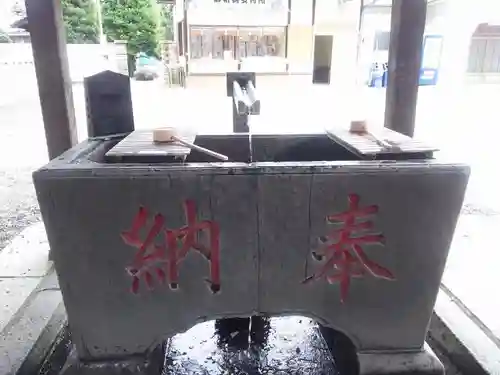 草加神社の手水舎