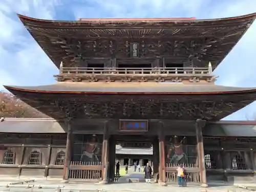 瑞龍寺の山門