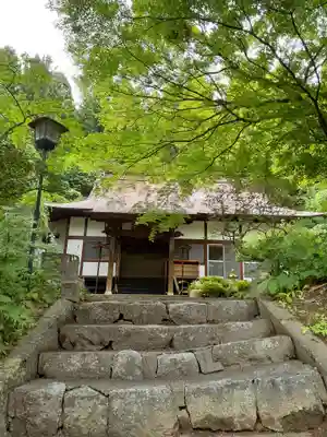 長根寺の本殿・本堂