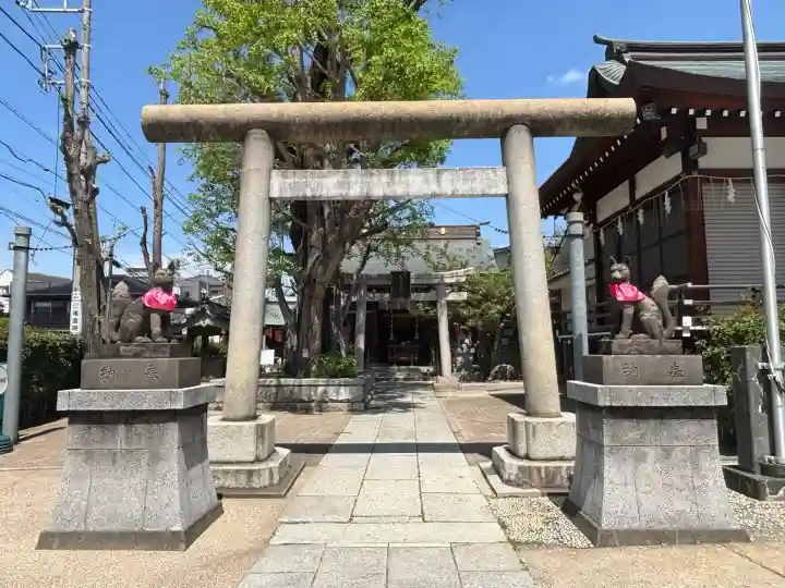飛木稲荷神社の{uncategorized: "未分類", other: "その他", undefined: "問題あり", building: "その他建物", grave: "お墓", sacred_gate: "鳥居", guardian: "狛犬", statue: "像", buddha: "仏像", history: "歴史", nature: "自然", garden: "庭園", animal: "動物", pagoda: "塔", temizu: "手水舎", mountain_gate: "山門・神門", sanctuary: "本殿・本堂", subordinate: "末社・摂社", art: "芸術", scenery: "景色", jizo: "地蔵", ema: "絵馬", goshuin: "御朱印", omikuji: "おみくじ", items: "授与品その他", amulet: "お守り", goshuincho: "御朱印帳", eats: "食事", festival: "お祭り", votive_dance: "神楽", shichigosan: "七五三参", wedding: "結婚式", experience: "体験その他", initially: "初詣", around: "周辺", anti_infection: "感染症対策"}