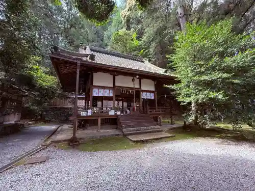 葛木御歳神社の{uncategorized: "未分類", other: "その他", undefined: "問題あり", building: "その他建物", grave: "お墓", sacred_gate: "鳥居", guardian: "狛犬", statue: "像", buddha: "仏像", history: "歴史", nature: "自然", garden: "庭園", animal: "動物", pagoda: "塔", temizu: "手水舎", mountain_gate: "山門・神門", sanctuary: "本殿・本堂", subordinate: "末社・摂社", art: "芸術", scenery: "景色", jizo: "地蔵", ema: "絵馬", goshuin: "御朱印", omikuji: "おみくじ", items: "授与品その他", amulet: "お守り", goshuincho: "御朱印帳", eats: "食事", festival: "お祭り", votive_dance: "神楽", shichigosan: "七五三参", wedding: "結婚式", experience: "体験その他", initially: "初詣", around: "周辺", anti_infection: "感染症対策"}
