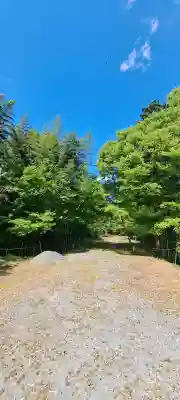 熊野神社の{uncategorized: "未分類", other: "その他", undefined: "問題あり", building: "その他建物", grave: "お墓", sacred_gate: "鳥居", guardian: "狛犬", statue: "像", buddha: "仏像", history: "歴史", nature: "自然", garden: "庭園", animal: "動物", pagoda: "塔", temizu: "手水舎", mountain_gate: "山門・神門", sanctuary: "本殿・本堂", subordinate: "末社・摂社", art: "芸術", scenery: "景色", jizo: "地蔵", ema: "絵馬", goshuin: "御朱印", omikuji: "おみくじ", items: "授与品その他", amulet: "お守り", goshuincho: "御朱印帳", eats: "食事", festival: "お祭り", votive_dance: "神楽", shichigosan: "七五三参", wedding: "結婚式", experience: "体験その他", initially: "初詣", around: "周辺", anti_infection: "感染症対策"}