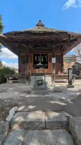 下野大師華蔵寺の{uncategorized: "未分類", other: "その他", undefined: "問題あり", building: "その他建物", grave: "お墓", sacred_gate: "鳥居", guardian: "狛犬", statue: "像", buddha: "仏像", history: "歴史", nature: "自然", garden: "庭園", animal: "動物", pagoda: "塔", temizu: "手水舎", mountain_gate: "山門・神門", sanctuary: "本殿・本堂", subordinate: "末社・摂社", art: "芸術", scenery: "景色", jizo: "地蔵", ema: "絵馬", goshuin: "御朱印", omikuji: "おみくじ", items: "授与品その他", amulet: "お守り", goshuincho: "御朱印帳", eats: "食事", festival: "お祭り", votive_dance: "神楽", shichigosan: "七五三参", wedding: "結婚式", experience: "体験その他", initially: "初詣", around: "周辺", anti_infection: "感染症対策"}