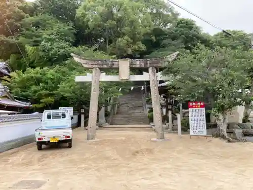 勝岡八幡神社の鳥居