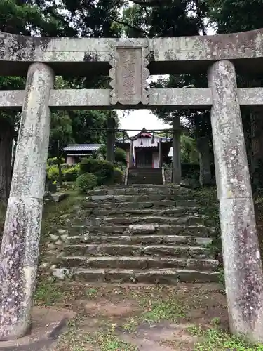 新城神社の鳥居