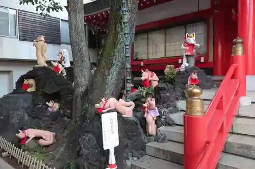 京濱伏見稲荷神社の狛犬