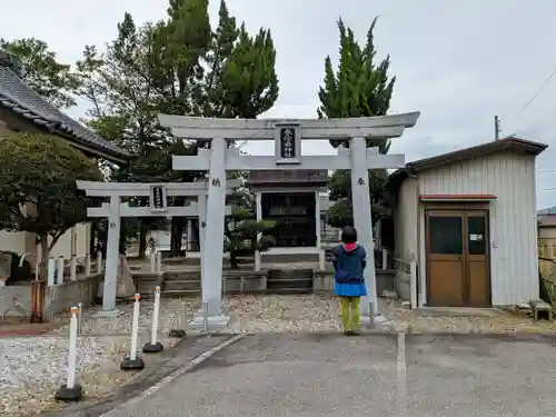 諏訪神社の鳥居