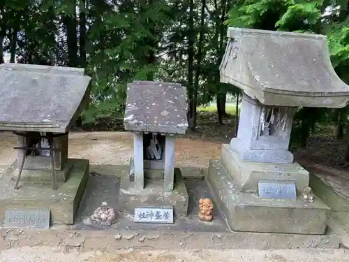 滑川神社 - 仕事と子どもの守り神の末社