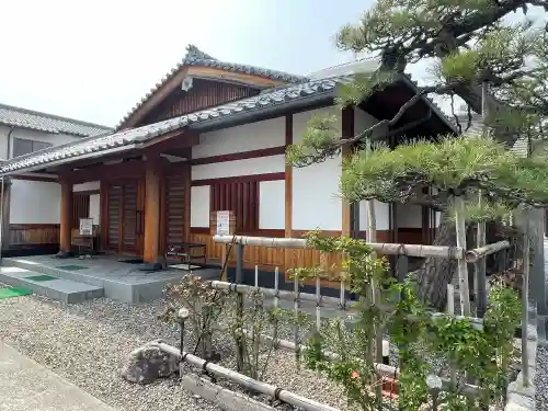 得法寺の{uncategorized: "未分類", other: "その他", undefined: "問題あり", building: "その他建物", grave: "お墓", sacred_gate: "鳥居", guardian: "狛犬", statue: "像", buddha: "仏像", history: "歴史", nature: "自然", garden: "庭園", animal: "動物", pagoda: "塔", temizu: "手水舎", mountain_gate: "山門・神門", sanctuary: "本殿・本堂", subordinate: "末社・摂社", art: "芸術", scenery: "景色", jizo: "地蔵", ema: "絵馬", goshuin: "御朱印", omikuji: "おみくじ", items: "授与品その他", amulet: "お守り", goshuincho: "御朱印帳", eats: "食事", festival: "お祭り", votive_dance: "神楽", shichigosan: "七五三参", wedding: "結婚式", experience: "体験その他", initially: "初詣", around: "周辺", anti_infection: "感染症対策"}